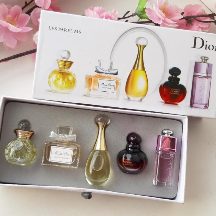 Gift Set of perfume Dior 5 fragrances in mini vials of 5 ml 1800x1800 342afc2e da43 417b baa7 665e3c15f736 1800x1800