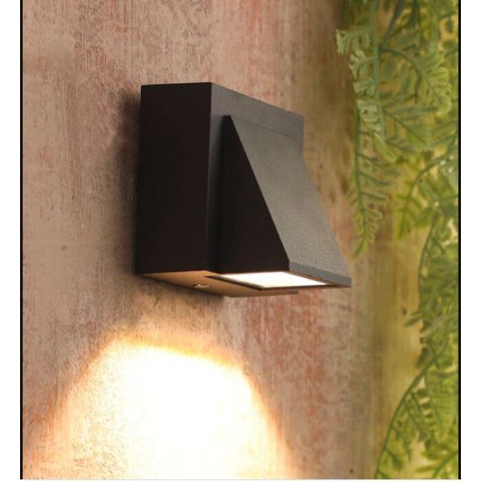 WALL LIGHT SINGLE