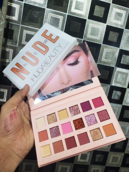 nude 18 colors eyeshadow palette 1